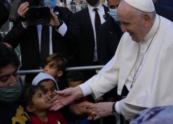 Midilli Adası’nı ziyaret eden Papa Francis: Göçmen krizi ‘medeniyet enkazıdır’