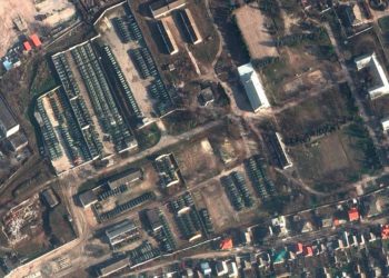 Uydu görüntülerine göre Rusya hala Ukrayna sınırına askeri yığınak yapıyor