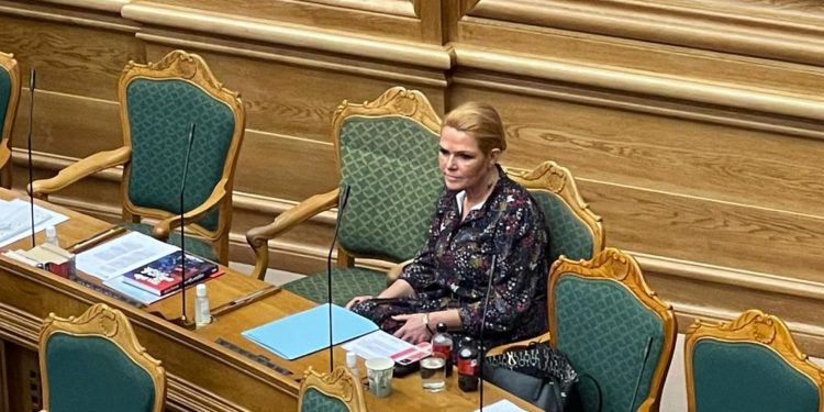 Eski Danimarka Göç ve Uyum Bakanı Stoejberg’ın milletvekilliği düşürüldü