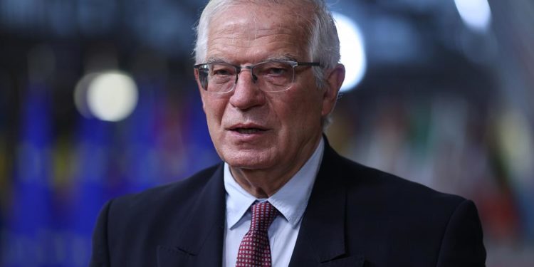 AB, ordunun sivillere şiddet uyguladığı gerekçesiyle Myanmar’a silah ambargosu uygulanmasını istedi