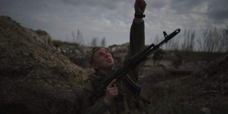 Ukrayna: Rusya, sınırımıza tank ve keskin nişancı göndererek ‘çatışma provokasyonu’ yapıyor