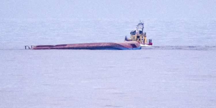 Baltık denizinde iki yük gemisi çarpıştı; iki kişi kayıp