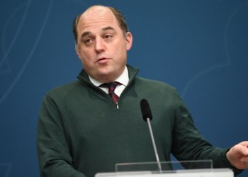 İngiltere Savunma Bakanı: Askerlerimiz Rusya’ya karşı Ukrayna’da konuşlanmayacak