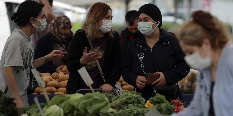 Türkiye’de kasım ayı enflasyonunu TÜİK yüzde 3,51, ENAGrup ise yüzde 9,91 olarak açıkladı