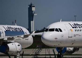 Lufthansa Omicron varyantının artması üzerine 33 bin seferi iptal etti