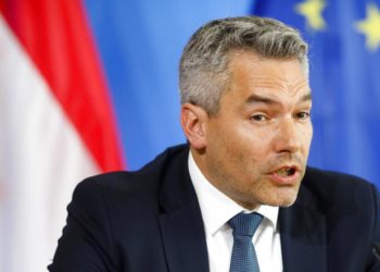 Yolsuzluk soruşturmasıyla sarsılan Avusturya’da başbakan değişiyor