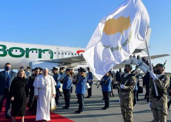 Güney Kıbrıs’a giden Papa Francis’e Kıbrıslı Türklerden, ‘bizi niye ziyaret etmiyorsun’ sitemi