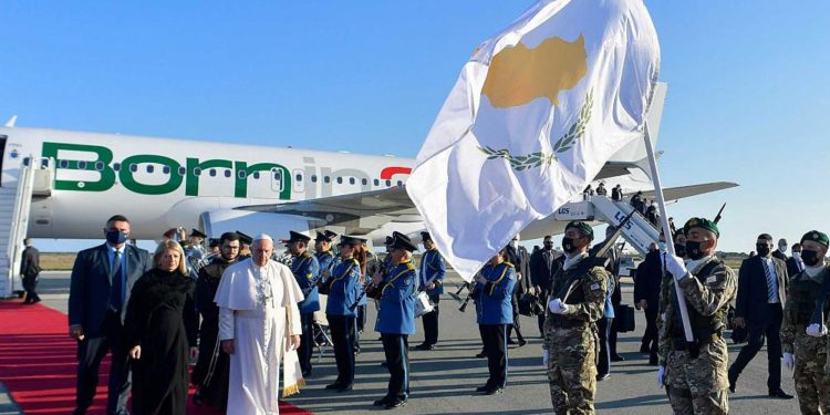 Güney Kıbrıs’a giden Papa Francis’e Kıbrıslı Türklerden, ‘bizi niye ziyaret etmiyorsun’ sitemi