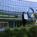 Tibetli öğrencilerden Uluslararası Olimpiyat Komitesi önünde zincirli protesto