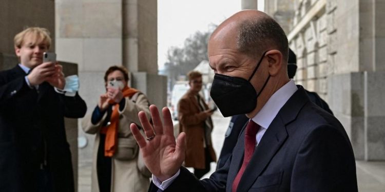 Almanya: Federal Meclis Sosyal Demokrat Olaf Scholz’u ilk tur oylamada başbakan seçti