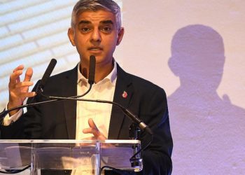 Londra’da artan Omicron vakaları üzerine ‘büyük tehlike’ hali ilan edildi