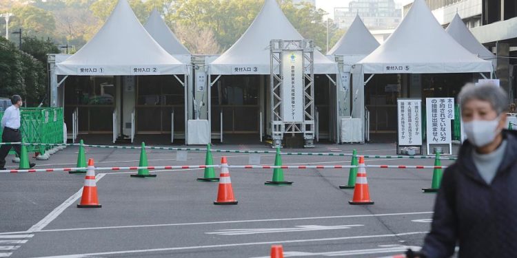 Sınırlarını yabancılara kapatan Japonya’da ilk Omicron vakası tespit edildi