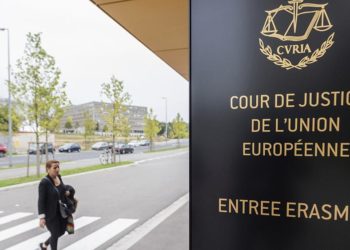 AB’nin Macaristan ve Polonya’ya yapacağı yardımların kesilmesinin önü açıldı