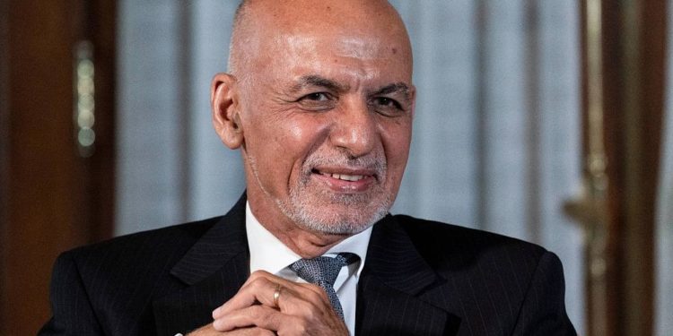 Eşref Gani, Afganistan’ı terk etme kararını ‘dakikalar’ içinde verdiğini açıkladı