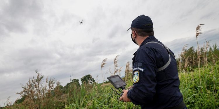 Yunan Dışişleri Bakanlığı, Türkiye’de gözaltına alınan Yunan polisle ilgili bilgi istedi
