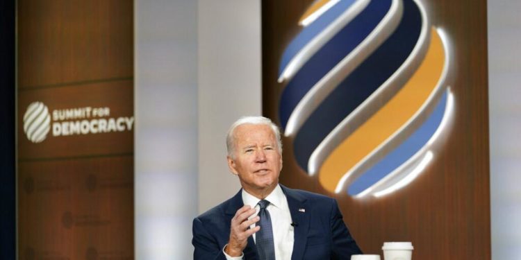 Demokrasi Zirvesi başladı: Biden, “Otokratlar yüzünden küresel özgürlük tehdit altında”