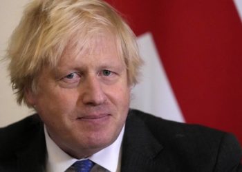 İngiltere’de Başbakan Johnson’ın partisi 200 yıldır elinde tuttuğu koltuğu kaybetti