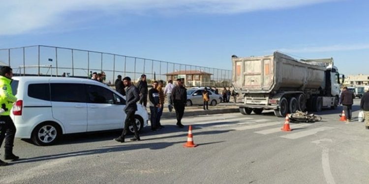 14 yaşındaki çocuk, motosikletine tır çarpması sonucu öldü