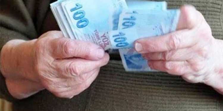 1500 liraya geçinen emekli zam istiyor