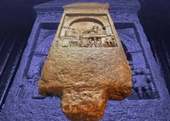 1900 yıllık mezar taşını jandarmaya satmaya çalışan 5 kişi gözaltına alındı