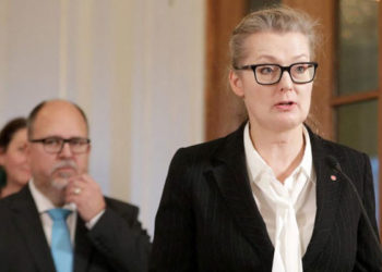 5 günde ikinci kez başbakan seçilen Andersson, İsveç’in ilk trans bakanını atadı