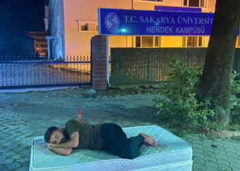 5 yılda 230 bin 595 öğrenci üniversite kaydını dondurdu