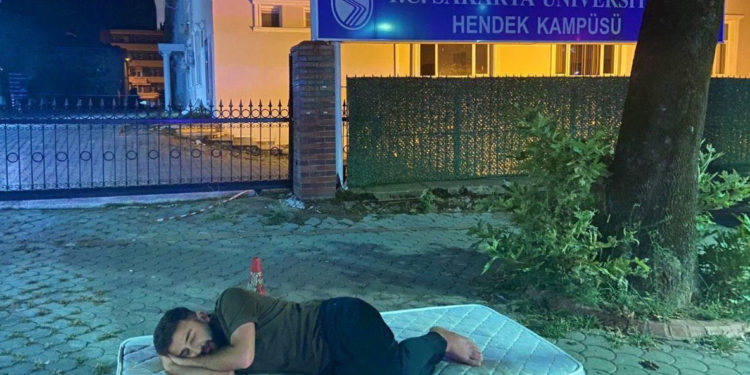 5 yılda 230 bin 595 öğrenci üniversite kaydını dondurdu