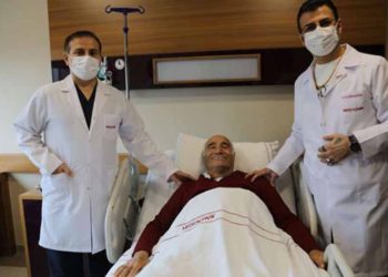 8 saat kalbi durdurularak yapılan ameliyatla sağlığına kavuştu