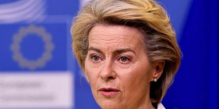 AB Komisyonu Başkanı Von Der Leyen: Zorunlu aşılamanın vakti geldi