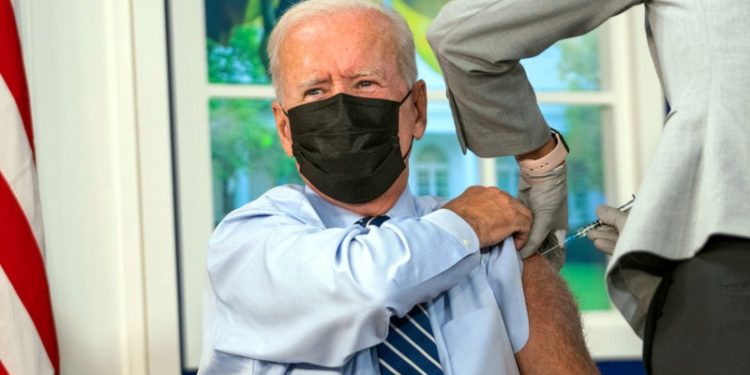 ABD federal mahkemesi, Biden’ın zorunlu aşı kararını engelledi