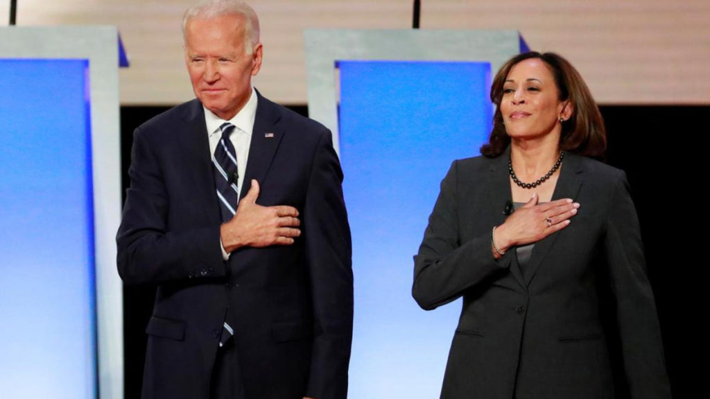 ABD'de Omicron vaka sayıları artıyor; Biden ve Harris'in onay oranları düşüyor