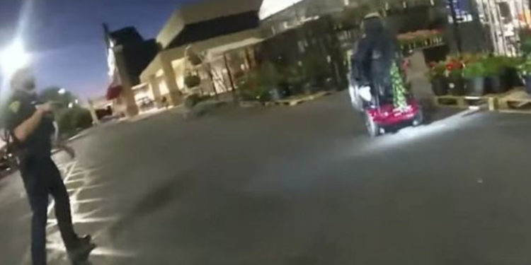 ABD'de bir polis, tekerlekli sandalyeli şüpheliyi öldürdüğü için görevden alındı