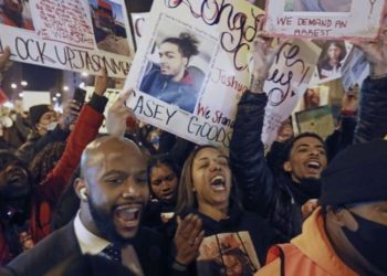 ABD'de polise cinayet davası: Siyah genç suçsuz yere öldürüldü