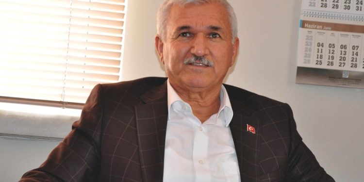 AKP kurucusu Albayrak’tan AKP’lilere: Şerefiniz ve ahlakınız varsa dolar hesaplarınızı açıklayın