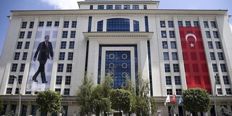 AKP yarın kampa giriyor: Seçim öncesi yol haritası belirlenecek