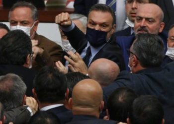 AKP'li Alpay Özalan, CHP'li vekillere saldırdı