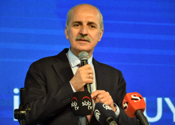 AKP'li Kurtulmuş'tan memur maaşları açıklaması: Enflasyonun altında olmayacak şekilde ücretlerin iyileştirilmesi için bakanlıklarımız titizlikle çalışıyor