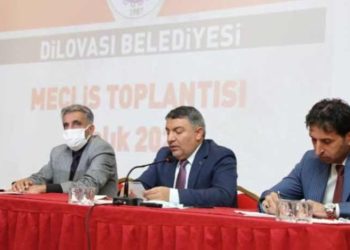 AKP'li başkandan Kanada'ya giden gençlere: Ne kadar gay varmış