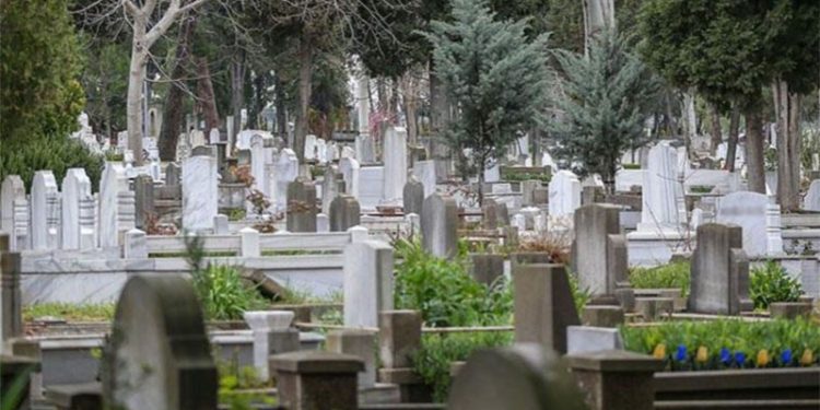 AKP'li belediye, mezar yerlerine zam yaptı