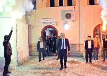 "AKP'liler camide toplantı d&uuml;zenledi" iddiası