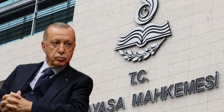 AYM, cumhurbaşkanına yetki verilen iki farklı konuda ikiye bölündü