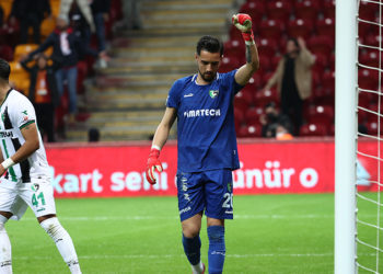 Abdulkadir Sünger, Galatasaray'a geçit vermedi: 18 kurtarış, 1 penaltı golü, 1 penaltı kurtarışı