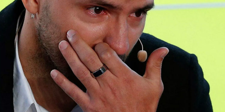 Agüero kalp rahatsızlığından dolayı yeşil sahalara veda etti