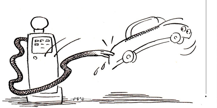 Akaryakıt fiyatlarına zam; motorinden sonra benzinin de litre fiyatı çift hanelerde