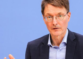 Alman Sağlık Bakanı resmi Omicron sayılarından kuşkulu