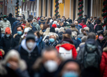 Almanya’da aşı karşıtı bir grup Saksonya eyaleti başbakanına suikast hazırlıkları yaparken yakalandı