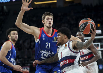 Anadolu Efes, Maccabi deplasmanında