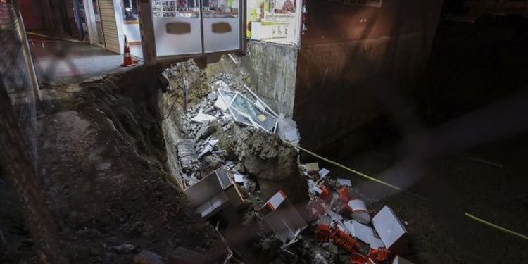 Ankara'da bir iş yerinde çökme meydana geldi