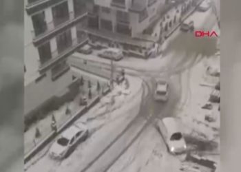 Ankara'da kar yağışı kazalara neden oldu