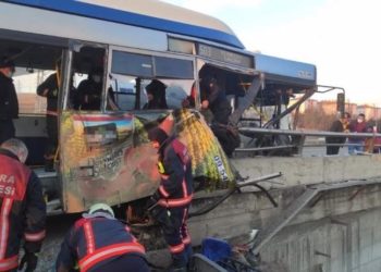 Ankara'da otobüs kazası: 20 yaralı